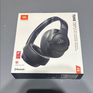 JBL Tune 720 BT Wireless Headphones